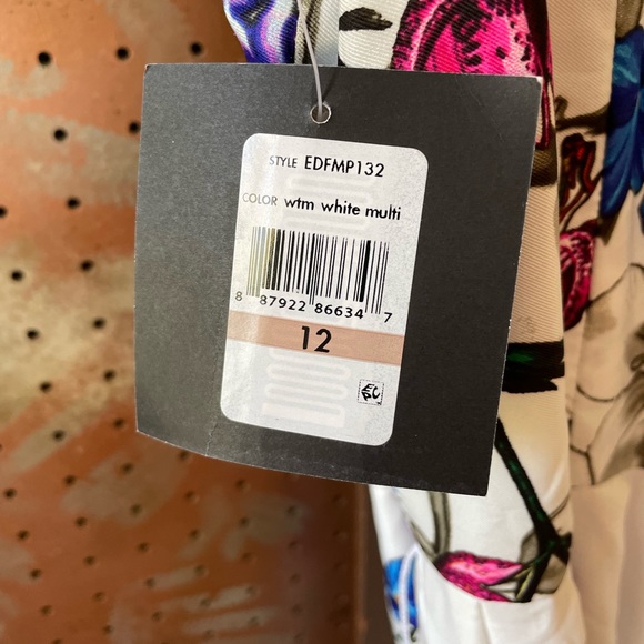 Fun bright dress! Buy now and be the first to have a new spring dress!! - Picture 9 of 13